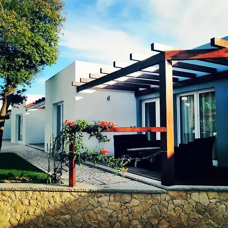 Vakantiehuis Charming House Atalaia + Pool