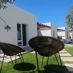 Nyaraló Charming House Atalaia + Pool